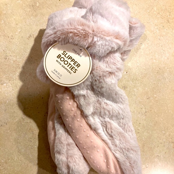 Slipper Booties - Picture 1 of 6